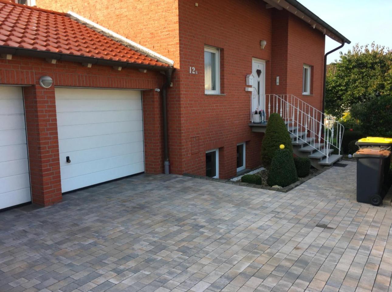 Apartment Mit Blick Auf Herkules Mit Parkplatz カッセル エクステリア 写真